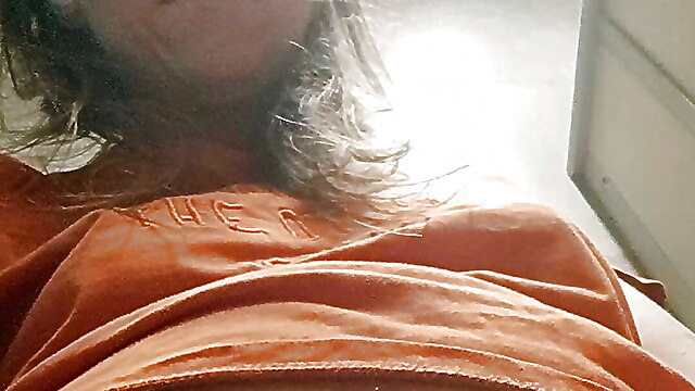 Hemmagjord onani, toilet masturbation, girls onani, badrum dildo onani, masturbetion