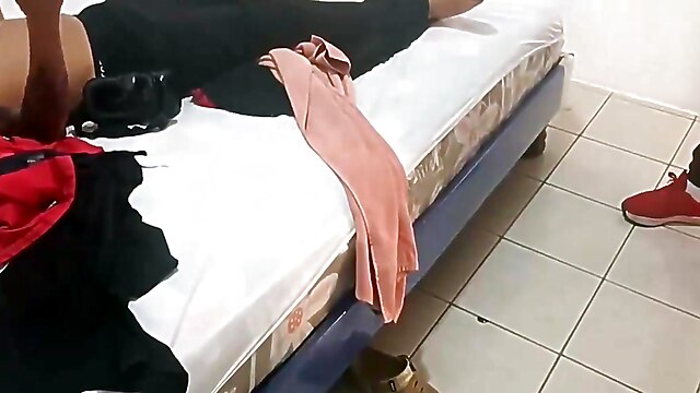 Πατημα πουτσα, εγχειρηση, ρογες γαλα, μιλφ ερασιτεχνικό, καθαρισμος