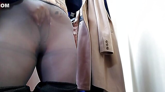 Knubbig solo, omkladningsrum, chubby hd, byter om, pantyhose anal