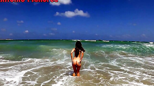 Hot in beach, having fun with her pussy, girl in the beach, hot girls having fun, crotch beach